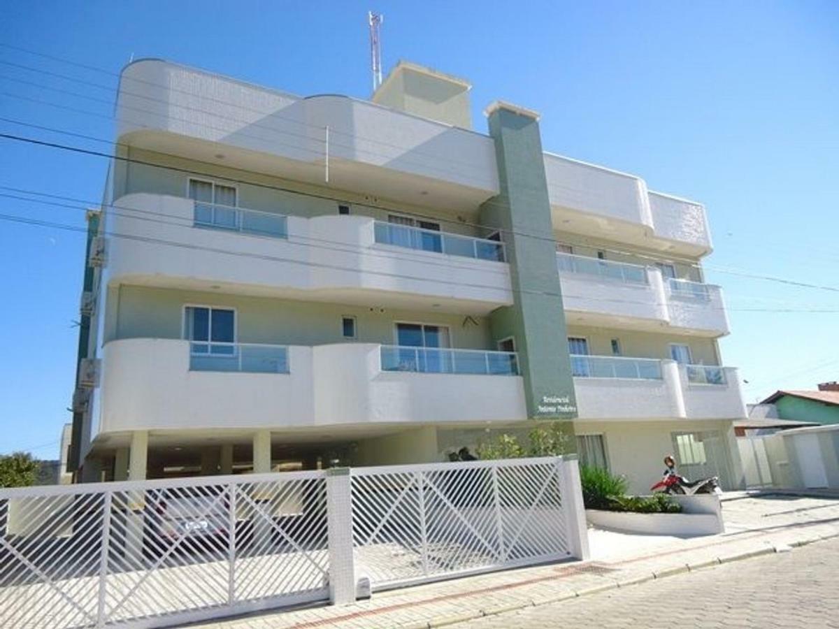 בומבינאס Res. Antonio Pinheiro. Apartamento Com 2 Dormitorios. מראה חיצוני תמונה